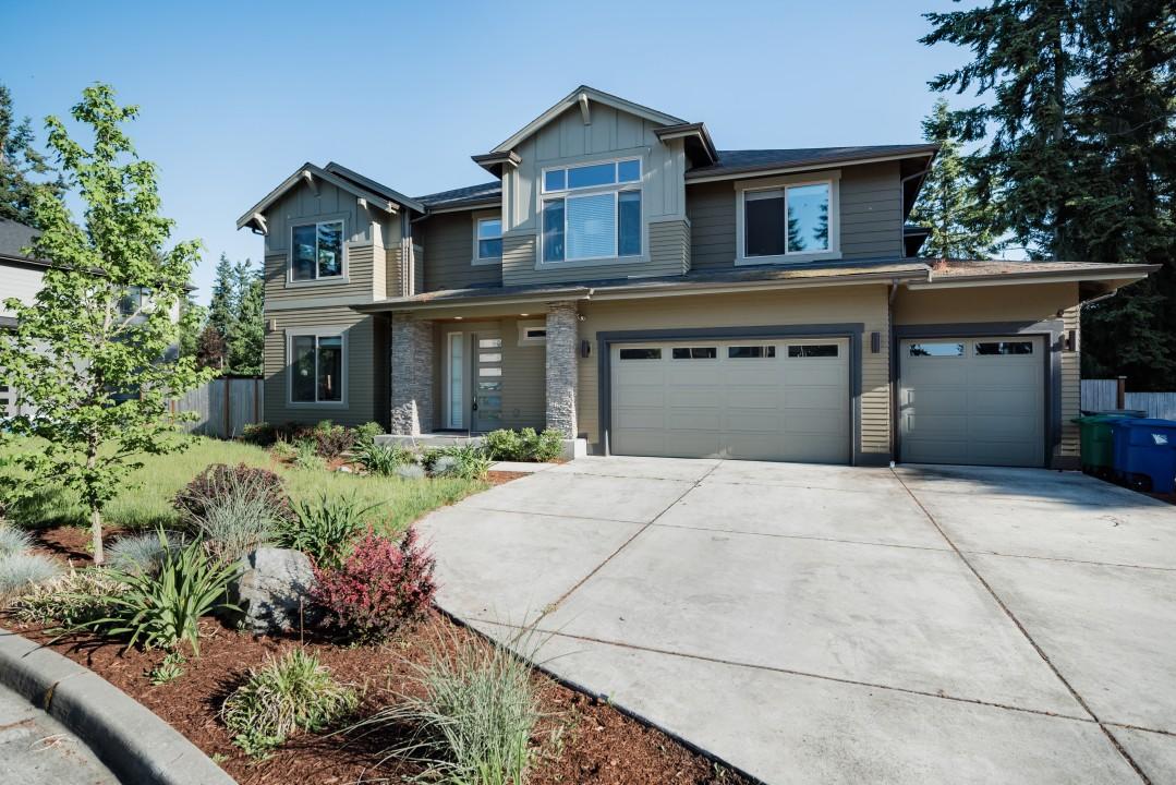 The Highland House-5 Bed/3bath Sleeps 4 To 16, Central Location! - thumb 22