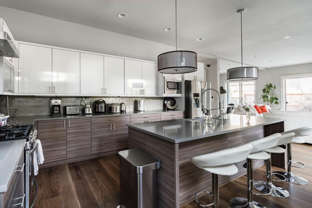 The Highland House-5 Bed/3bath Sleeps 4 To 16, Central Location! - thumb 23