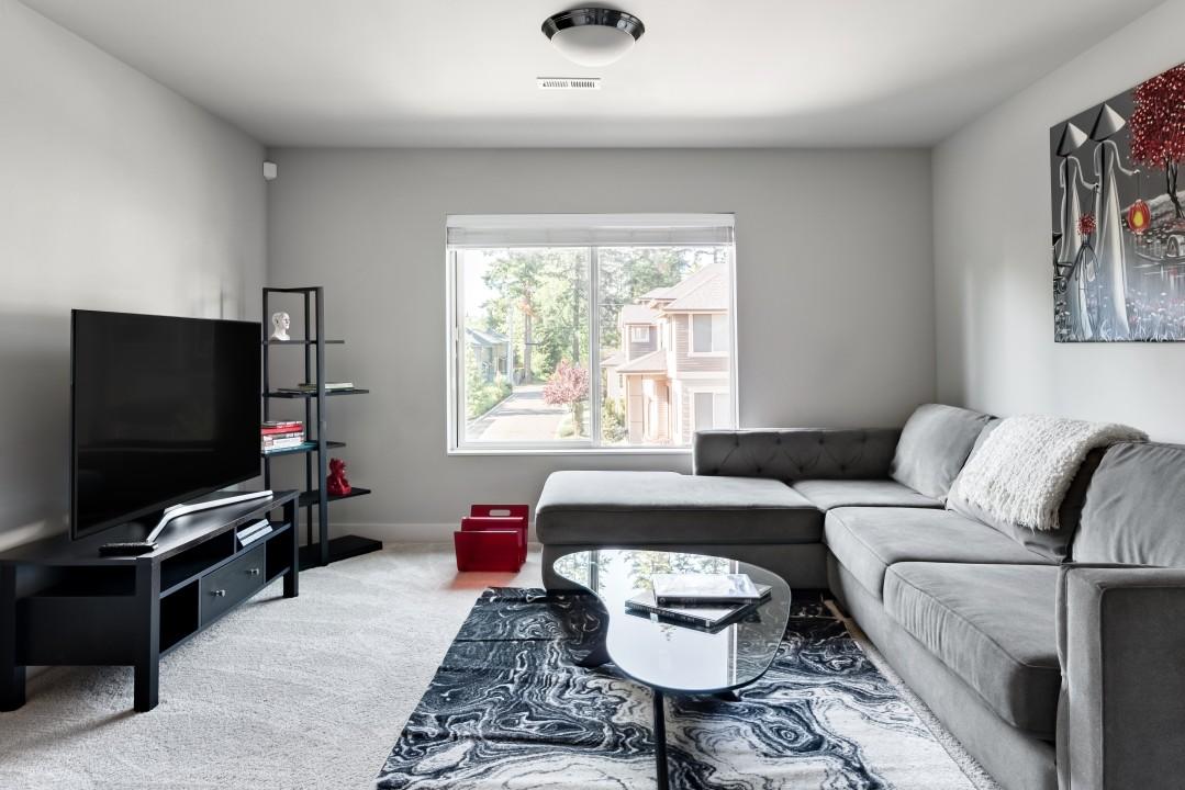 The Highland House-5 Bed/3bath Sleeps 4 To 16, Central Location! - thumb 17