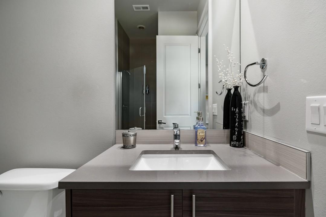 The Highland House-5 Bed/3bath Sleeps 4 To 16, Central Location! - thumb 28