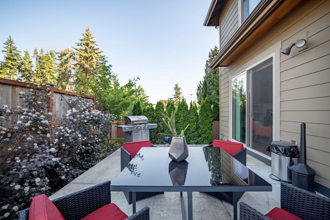 The Highland House-5 Bed/3bath Sleeps 4 To 16, Central Location! - thumb 5