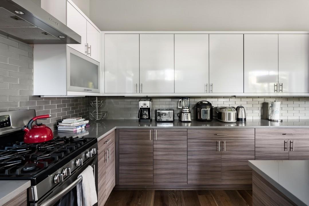 The Highland House-5 Bed/3bath Sleeps 4 To 16, Central Location! - thumb 14