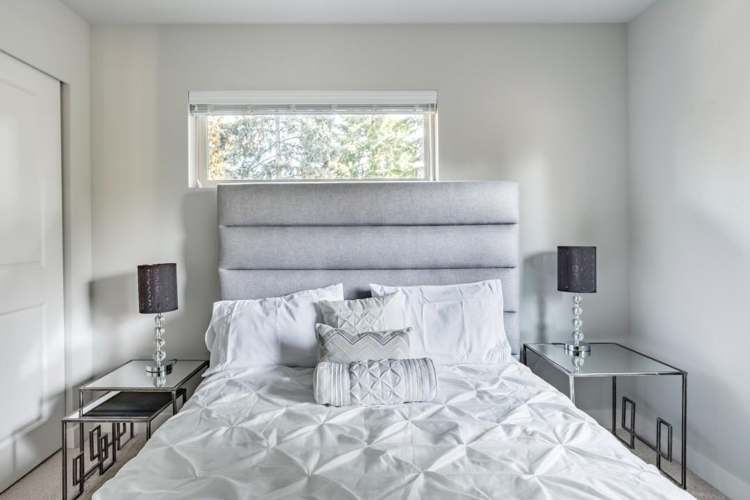The Highland House-5 Bed/3bath Sleeps 4 To 16, Central Location! - thumb 3