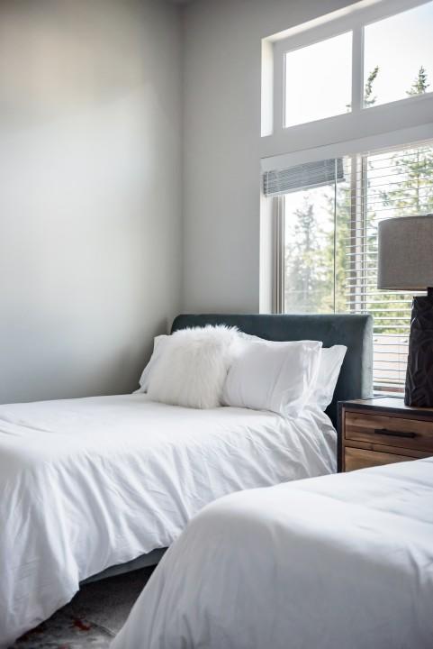 The Highland House-5 Bed/3bath Sleeps 4 To 16, Central Location! - thumb 27