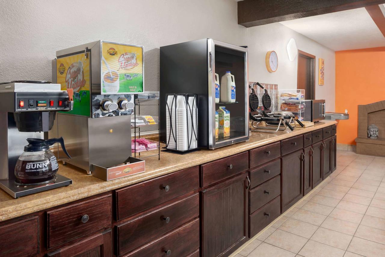 Howard Johnson By Wyndham Appleton - thumb 6