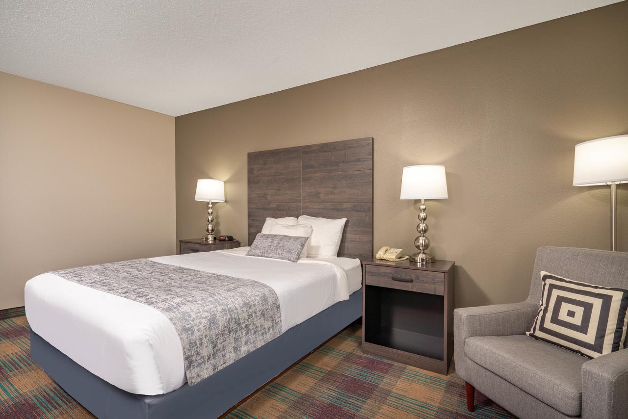 Baymont By Wyndham Baldwin - thumb 7