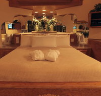 Sybaris Pool Suites Mequon - Adults Only - Accommodation Los Angeles