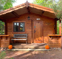 The Bear Den - studio Cabin the heart of Hayward - Accommodation Los Angeles
