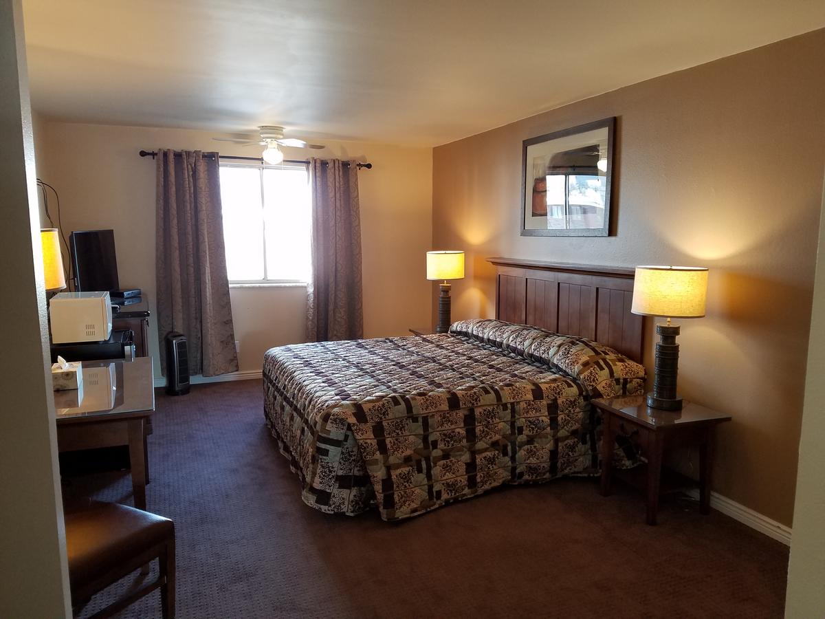 Antler Motel - thumb 13