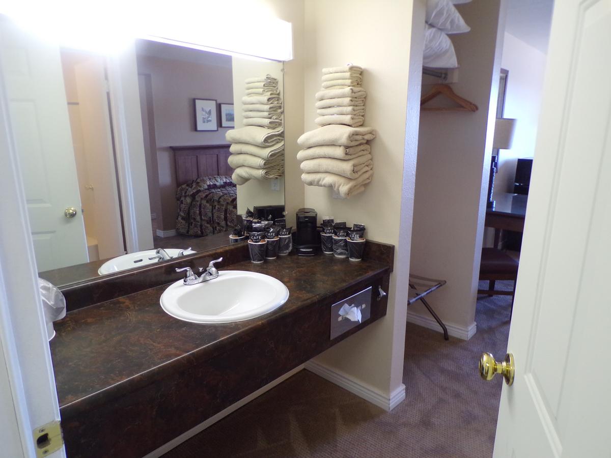 Antler Motel - thumb 2