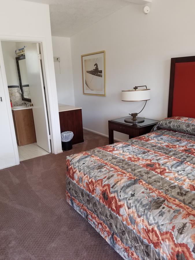 Antler Motel - thumb 19