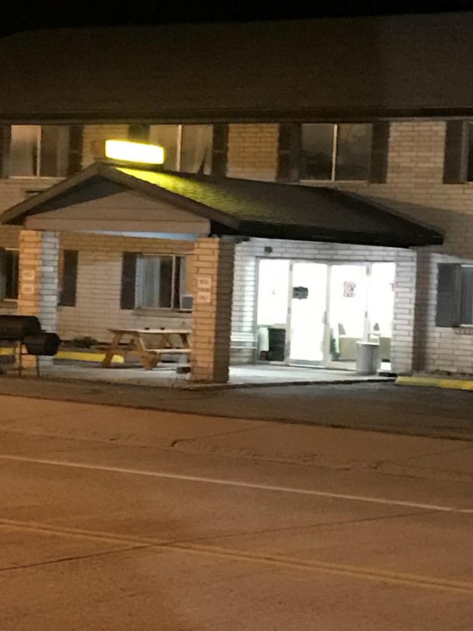 Antler Motel - thumb 7