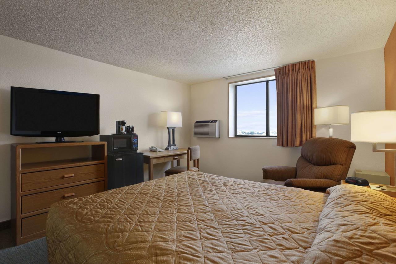 Super 8 By Wyndham Cheyenne WY - thumb 3