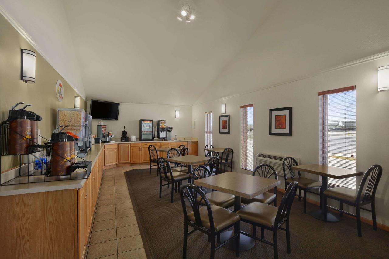 Super 8 By Wyndham Cheyenne WY - thumb 5