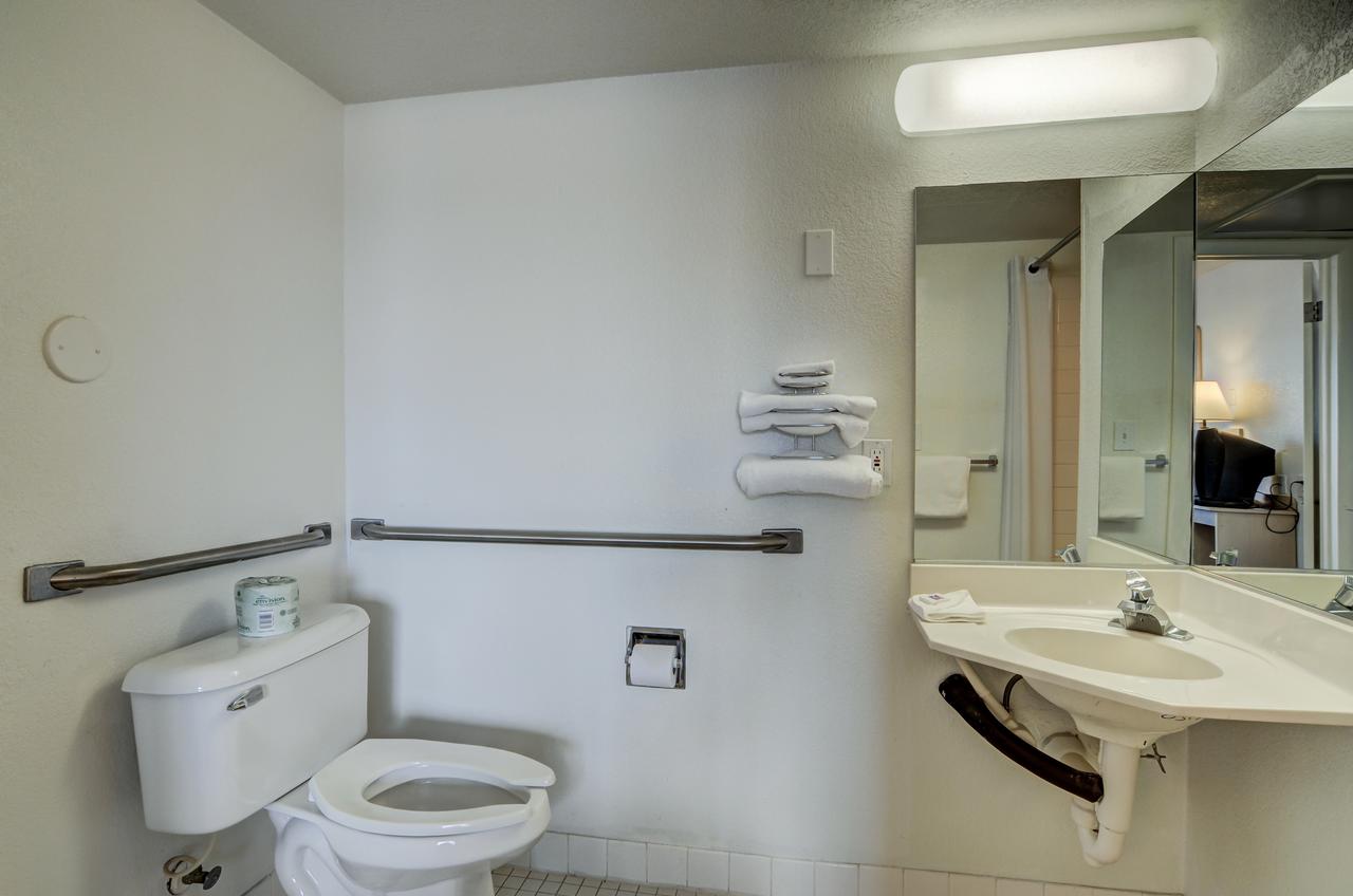 Motel 6 Cheyenne - thumb 9