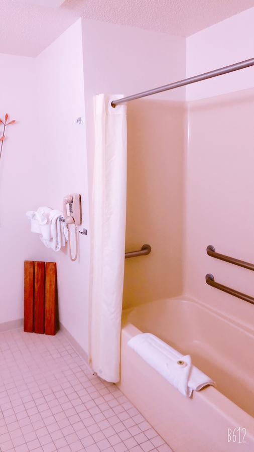 Covered Wagon Motel - thumb 24