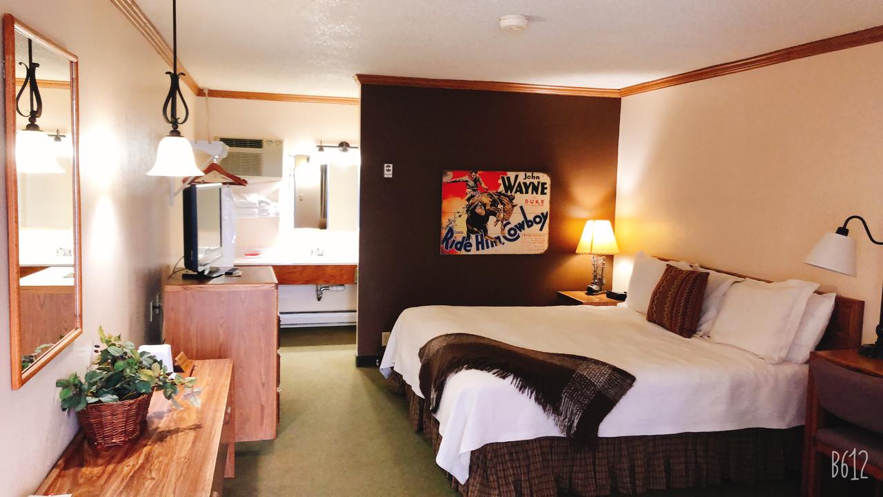 Covered Wagon Motel - thumb 20