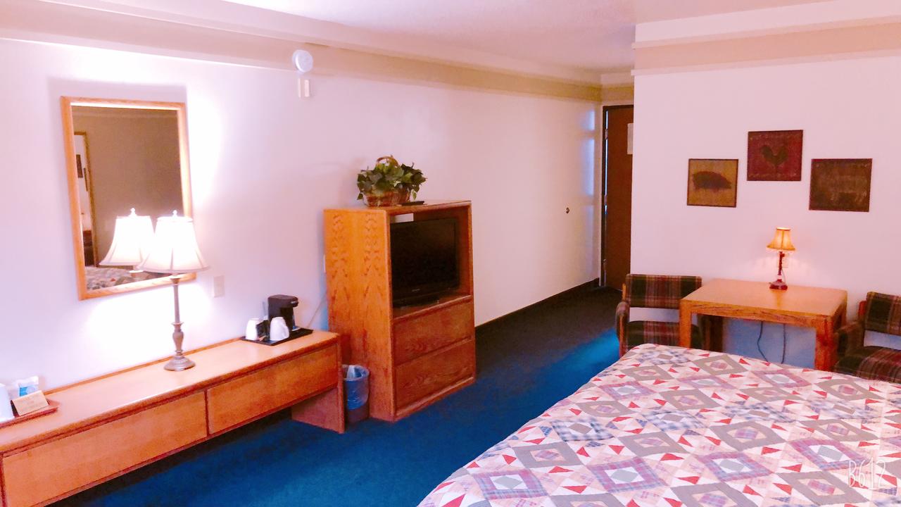 Covered Wagon Motel - thumb 29