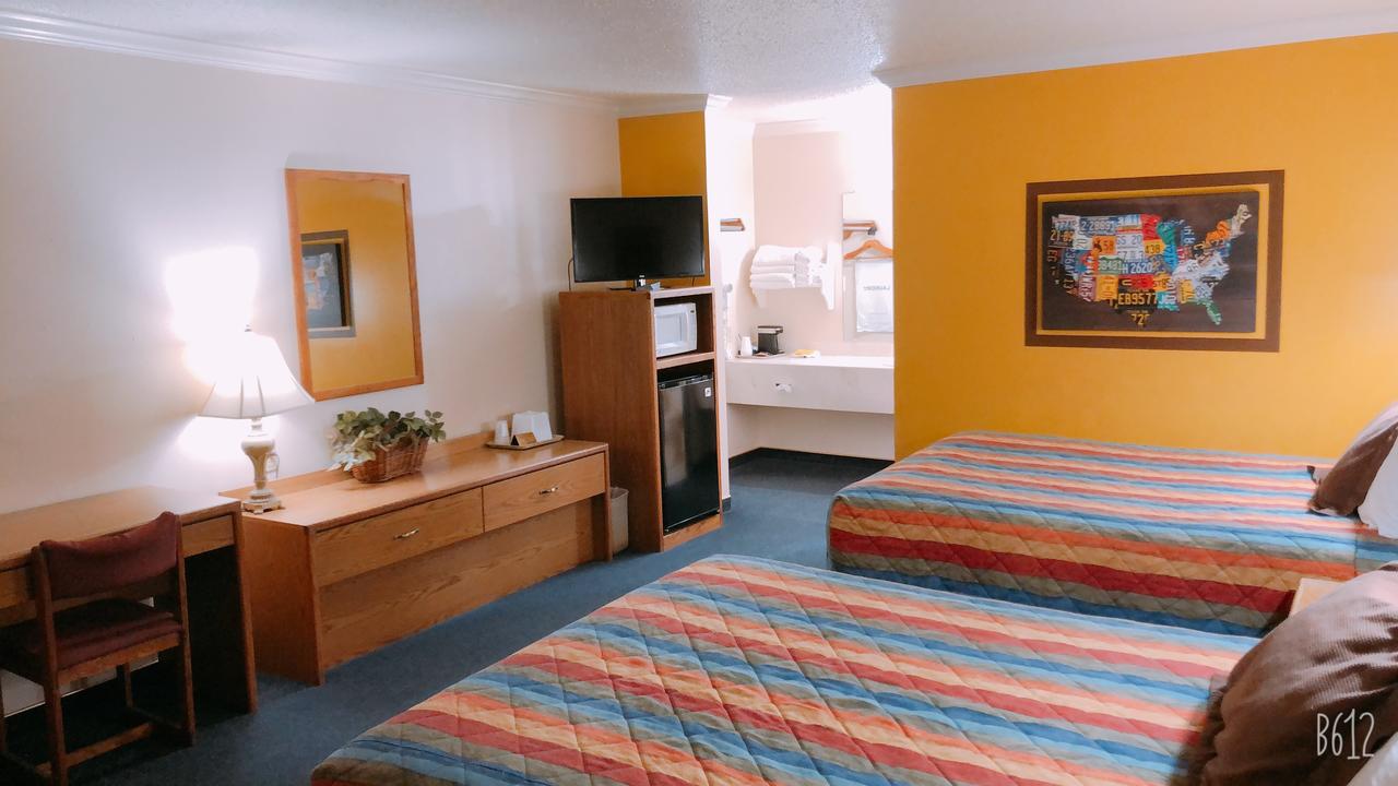 Covered Wagon Motel - thumb 37