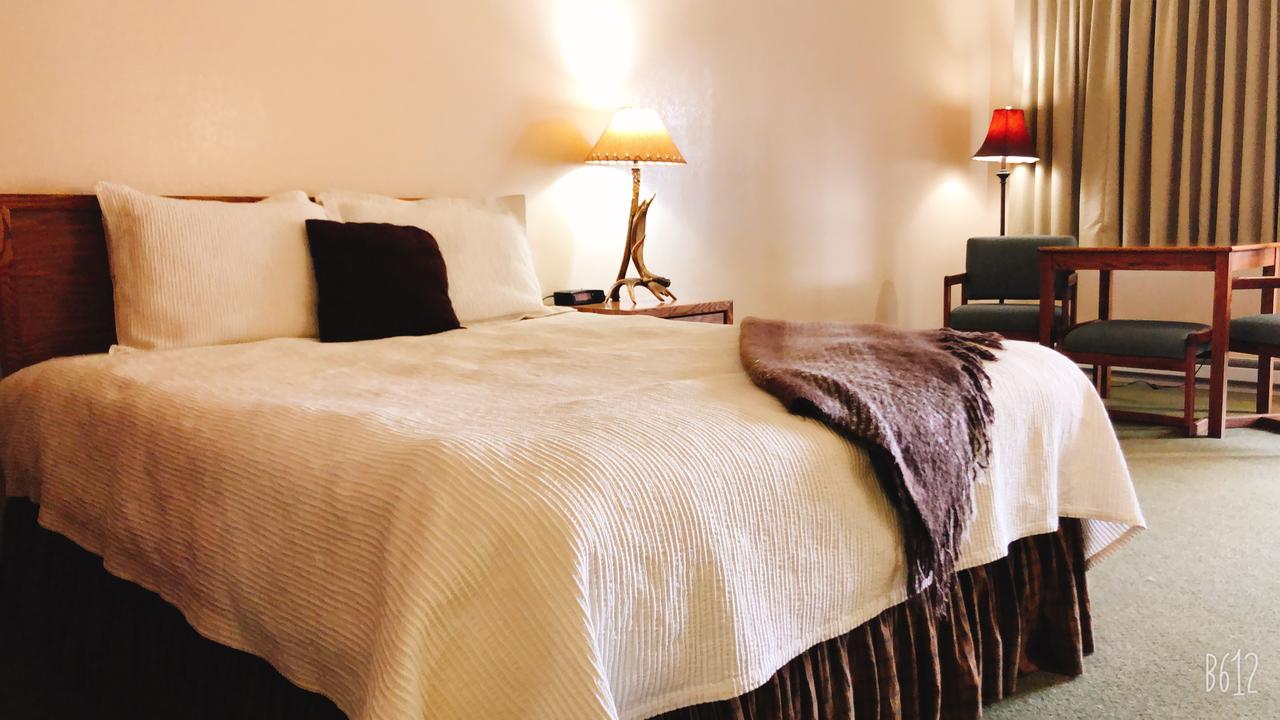 Covered Wagon Motel - thumb 5