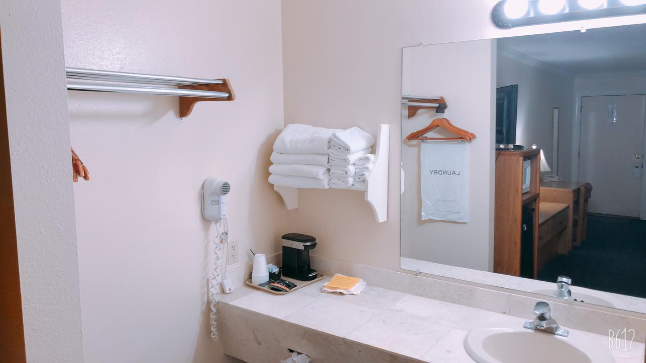 Covered Wagon Motel - thumb 35