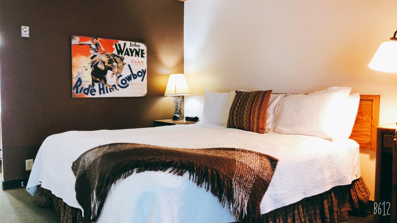 Covered Wagon Motel - thumb 13