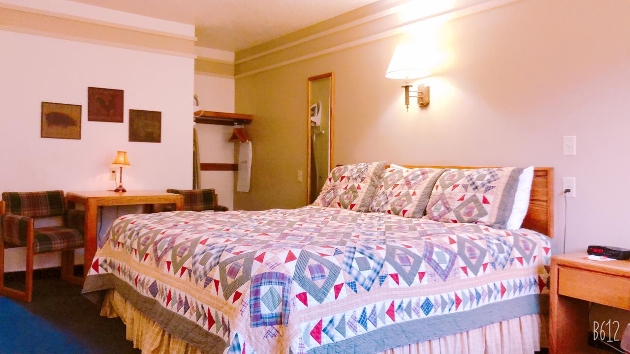 Covered Wagon Motel - thumb 30