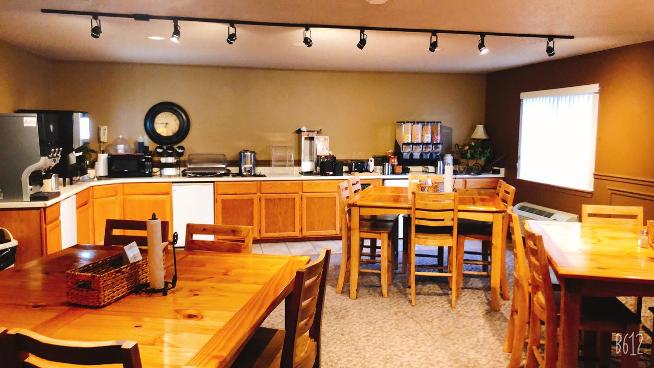 Covered Wagon Motel - thumb 7