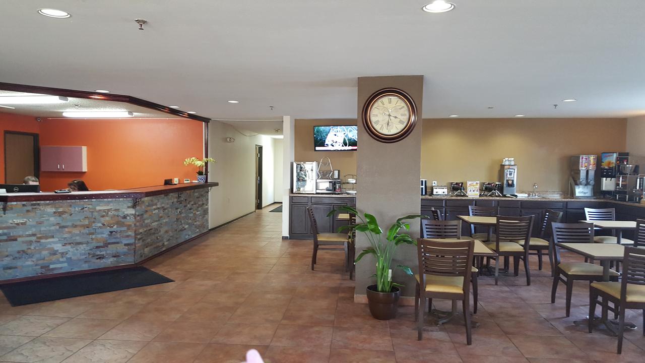 GuestHouse Inn & Suites Cheyenne - thumb 5