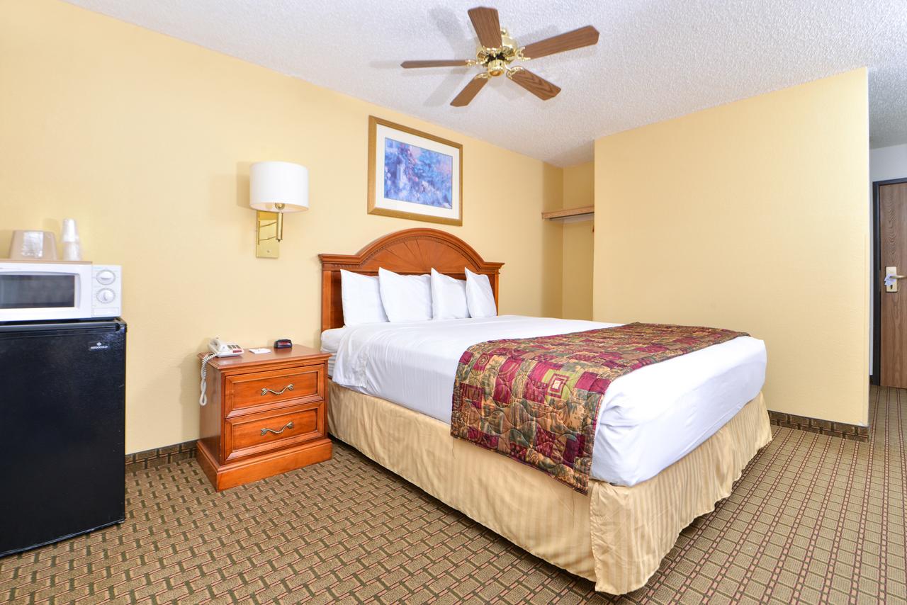 GuestHouse Inn & Suites Cheyenne - thumb 9