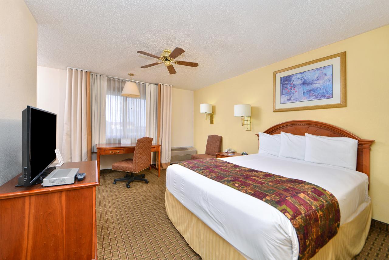 GuestHouse Inn & Suites Cheyenne - thumb 13