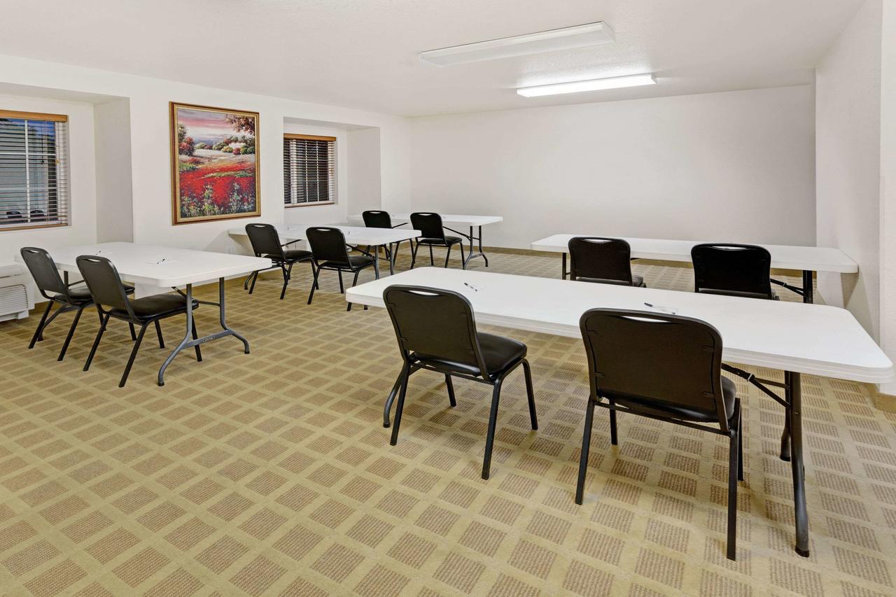 Microtel Inn & Suites Cheyenne - thumb 9