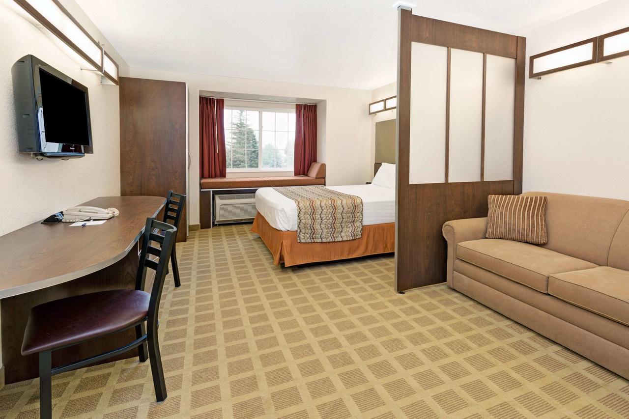 Microtel Inn & Suites Cheyenne - thumb 1