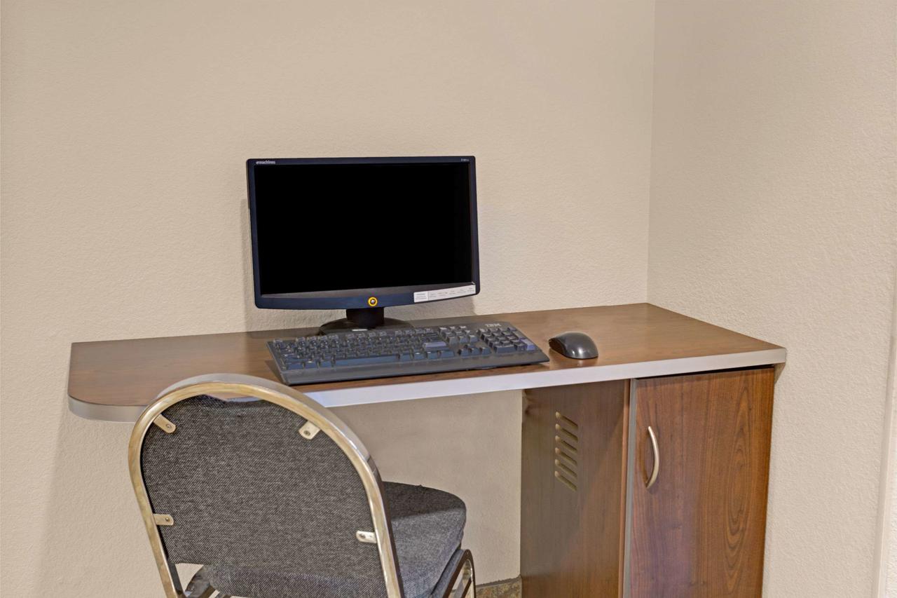Microtel Inn & Suites Cheyenne - thumb 2