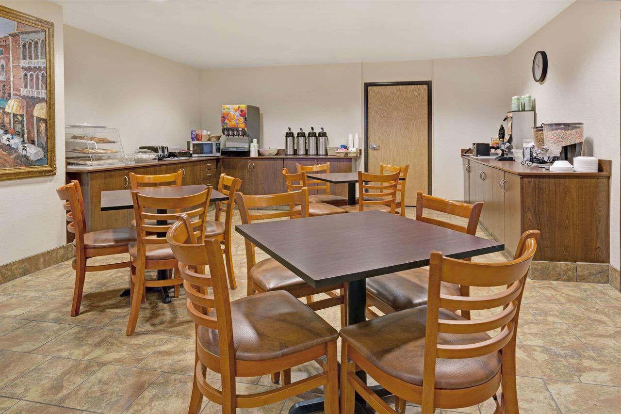 Microtel Inn & Suites Cheyenne - thumb 13