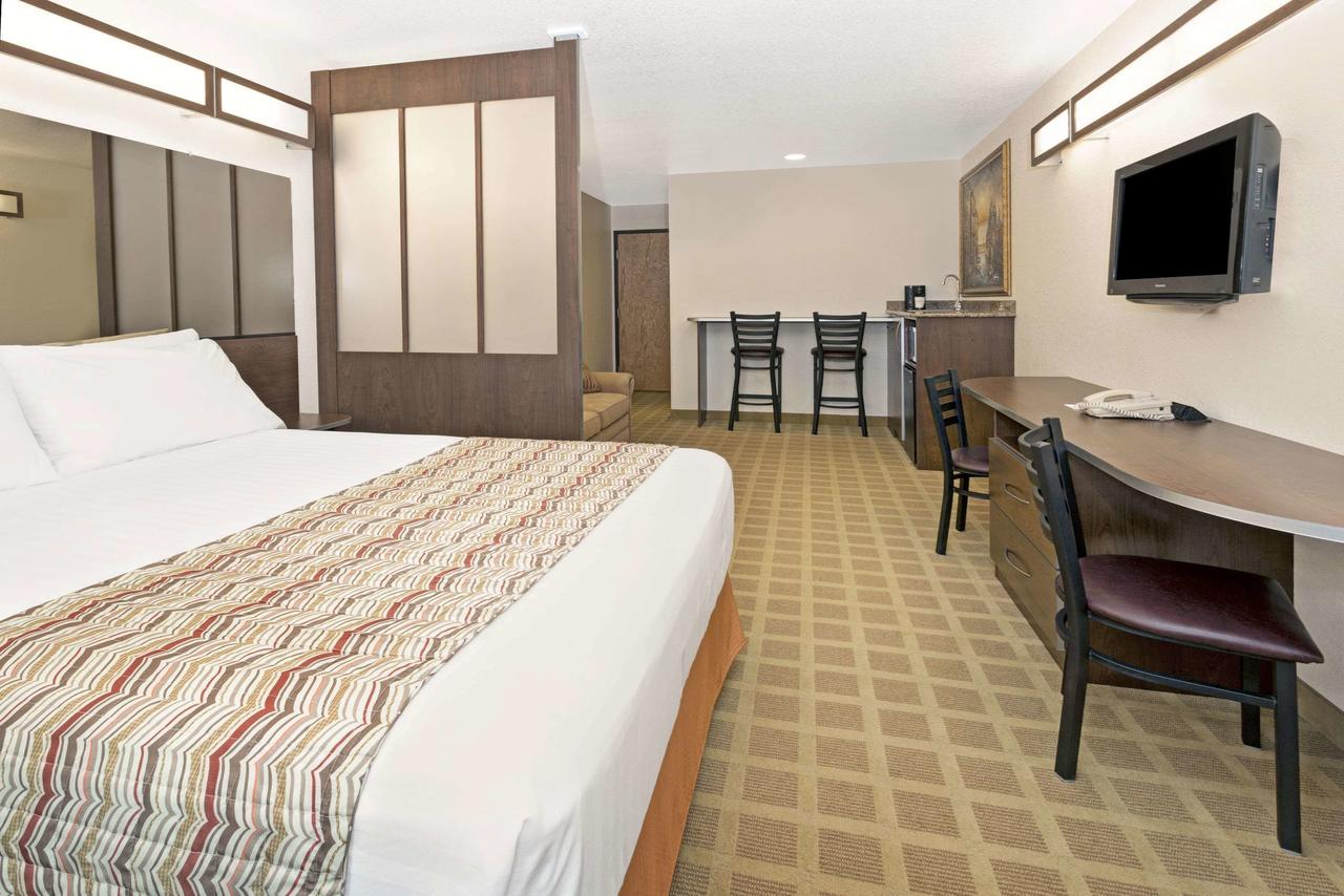 Microtel Inn & Suites Cheyenne - thumb 7