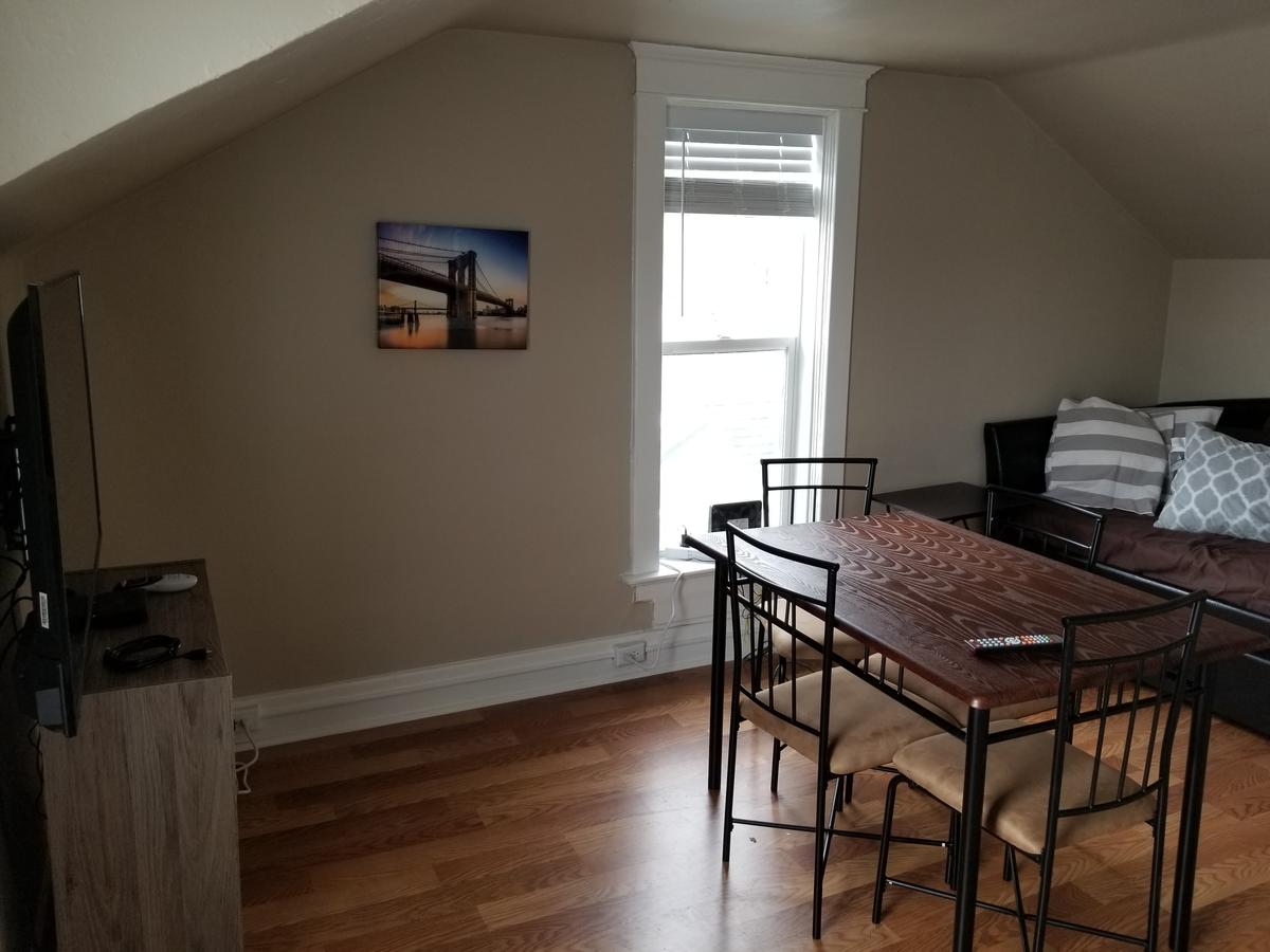 514 W 23rd St - thumb 22