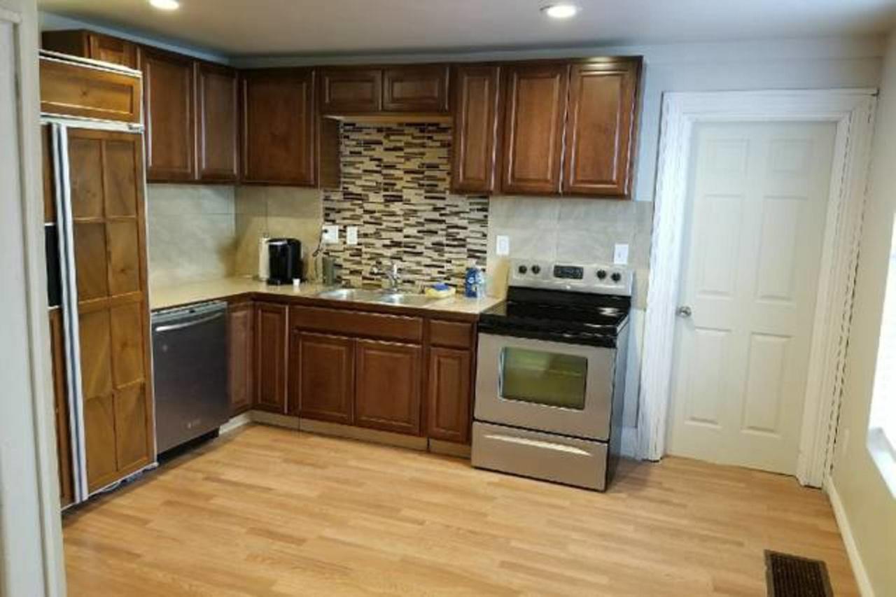 514 W 23rd St - thumb 42
