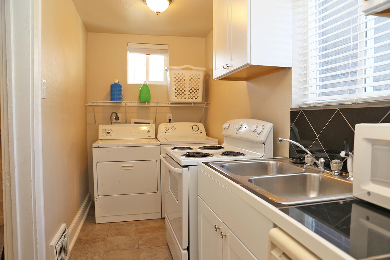 514 W 23rd St - thumb 30