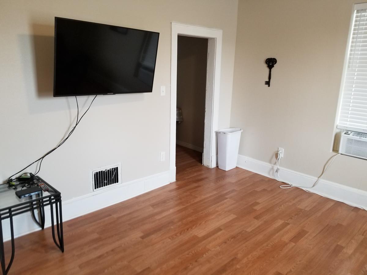 514 W 23rd St - thumb 38