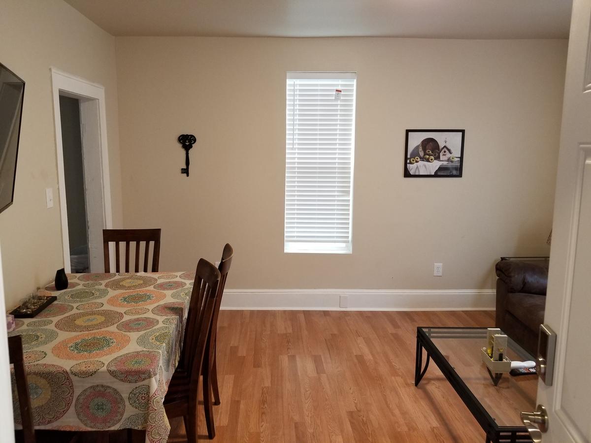 514 W 23rd St - thumb 23