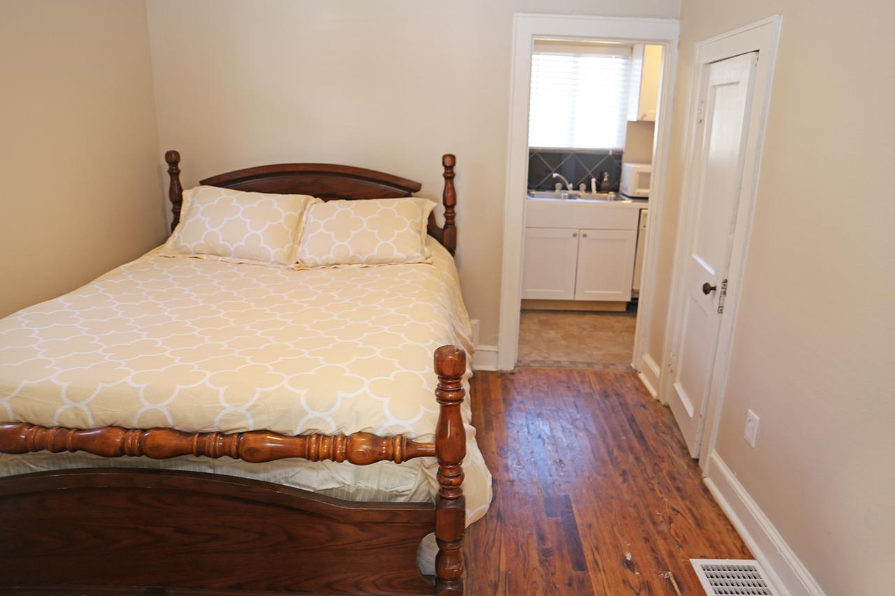 514 W 23rd St - thumb 1