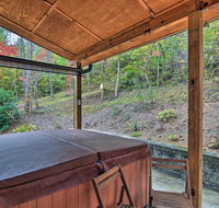 'Chantarelle' Cabin with Hot Tub - Near Asheville - Accommodation Los Angeles