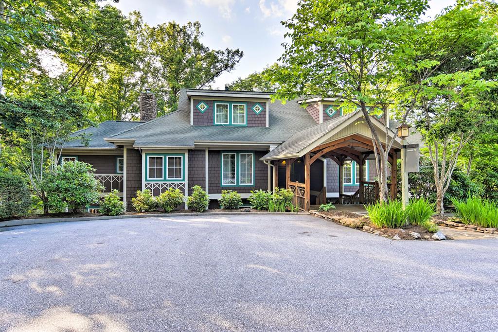 'Creekside Comfort' Burnsville Condo With Deck, Views - thumb 2