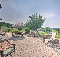 'Hilltop Scenic View Lodging' in New Holland! - Accommodation Los Angeles