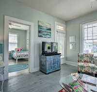 'Mellow Yellow' Home Less Than 5 Blocks to Galveston Beach - Accommodation Los Angeles