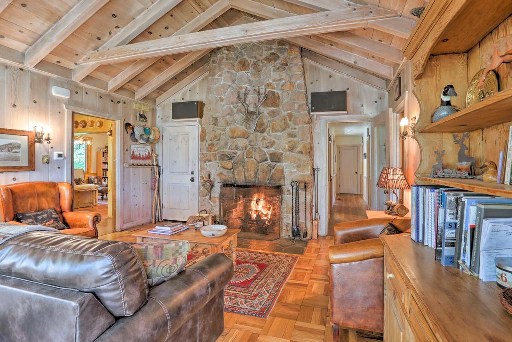 'Old Tahoe' Brockway Lodge With Hot Tub And Lake Views! - thumb 2