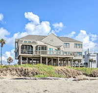 'Pirates Beach' Oceanfront Home with 2 Sundecks - Accommodation Los Angeles