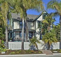 'The Lillie House' in Santa Barbara Area By Beach - Accommodation Los Angeles