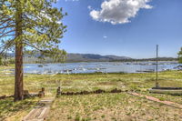 012 Lakefront Chalet Home Accommodation Los Angeles